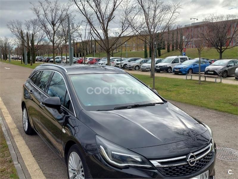 Usado Opel Astra Excellence 136 CV (100 kW) 2016 Negro Familiar