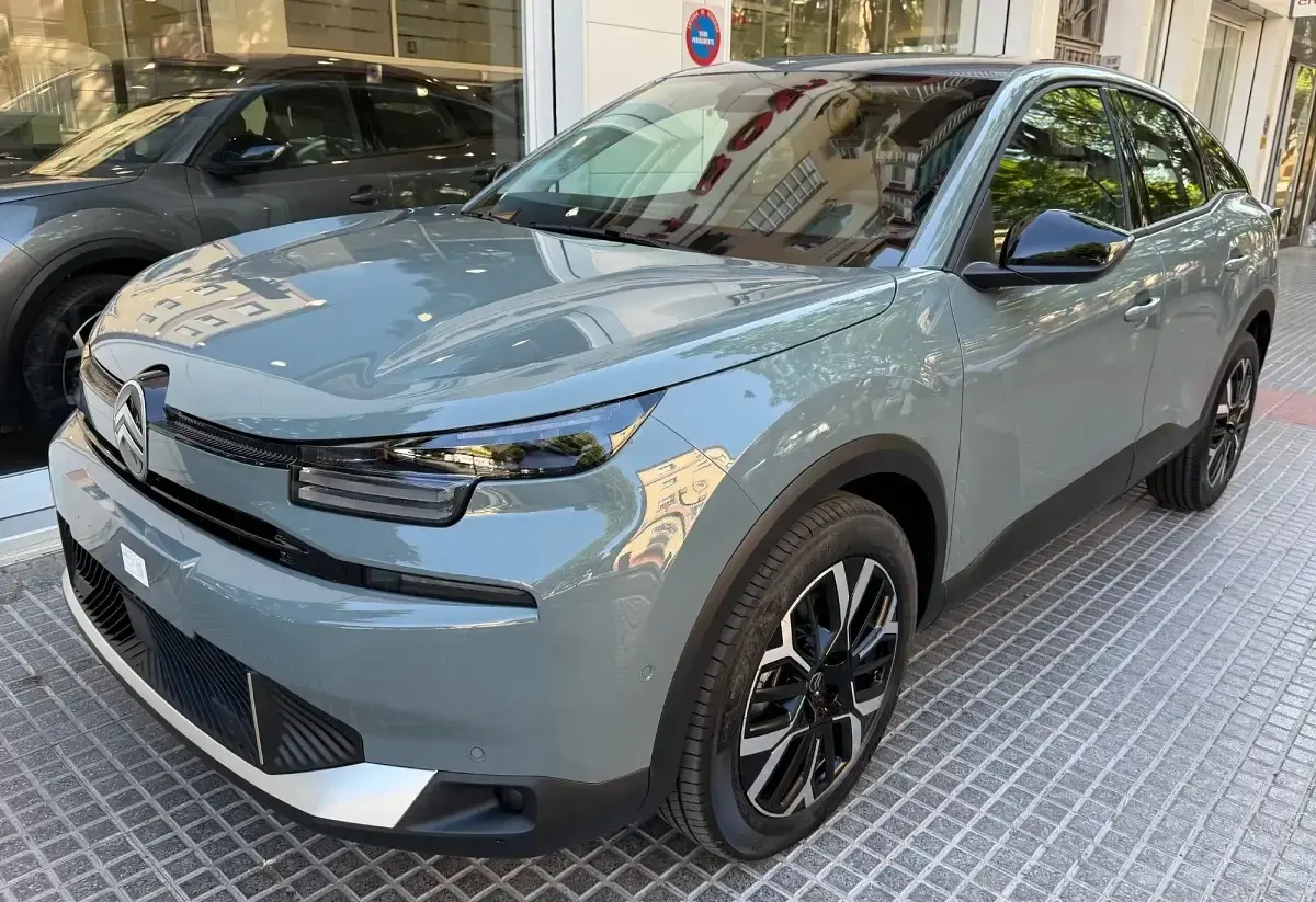 Nuevo Citroën C4 Business Class 145 CV (106 kW) 2026 Verde SUV