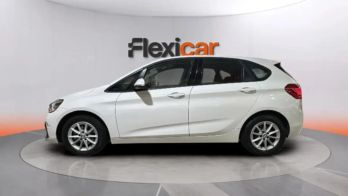 Usado BMW 216 Active Tourer 116 CV (85 kW) 2020 Blanco Monovolumen