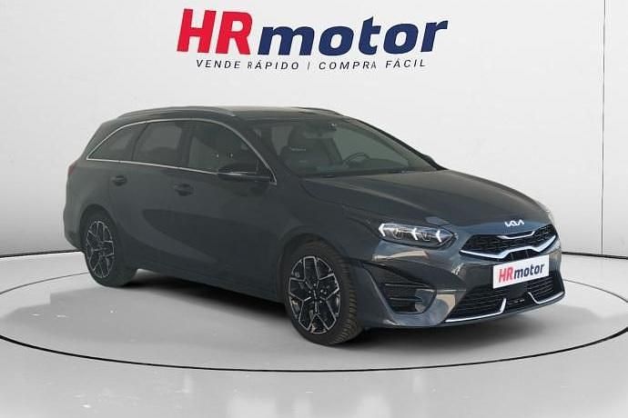 Usado Kia Ceed GT-Line 121 CV (88 kW) 2023 Gris Utilitario