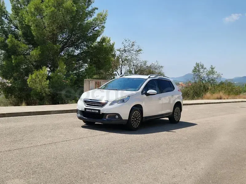 Usado Peugeot 2008 Active 92 CV (67 kW) 2014 Blanco SUV