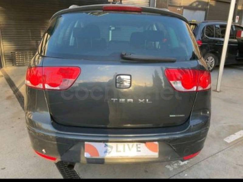 Usado Seat Altea XL Style 105 CV (77 kW) 2011 Gris / plata Monovolumen