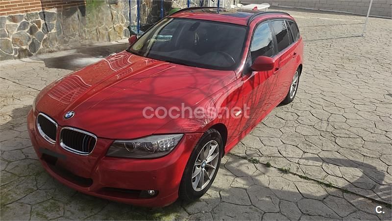 Usado BMW 318 143 CV (105 kW) 2013 Rojo Familiar