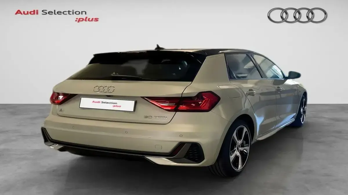 Usado Audi A1 Sportback 110 CV (80 kW) 2023 Gris Utilitario