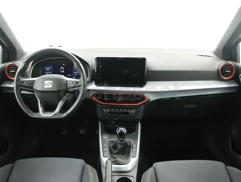 Usado Seat Arona FR 115 HP (84 kW) 2025 Cinzento SUV