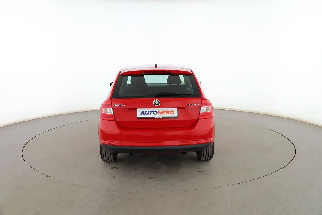 Usado Skoda Rapid Ambition 90 CV (66 kW) 2014 Rojo Utilitario