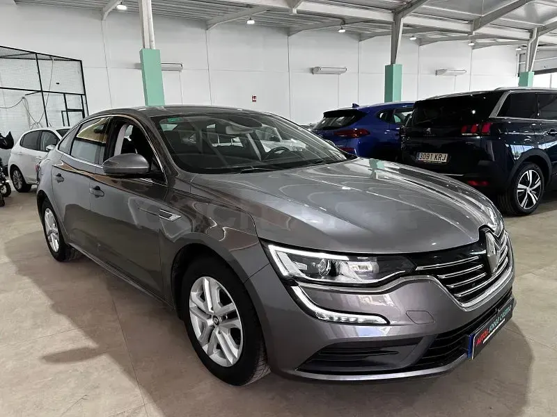 Usado Renault Talisman Business 120 CV (88 kW) 2021 Gris / plata Berlina