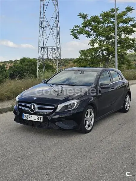 Käytetty Mercedes A200 Urban 136 HP (100 kW) 2014 Musta Sedan
