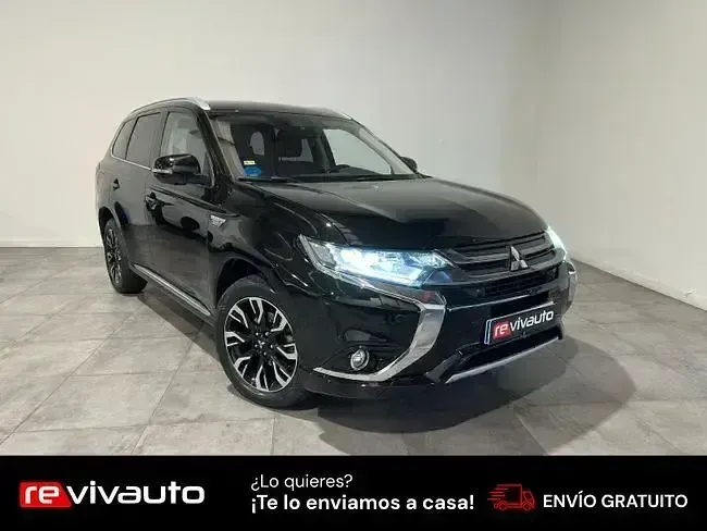 Usado Mitsubishi Outlander P-HEV 224 CV (164 kW) 2018 Negro SUV