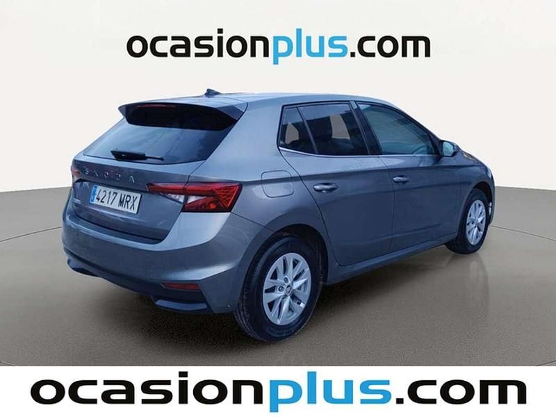 Usado Skoda Fabia Selection 95 CV (69 kW) 2024 Blanco Utilitario