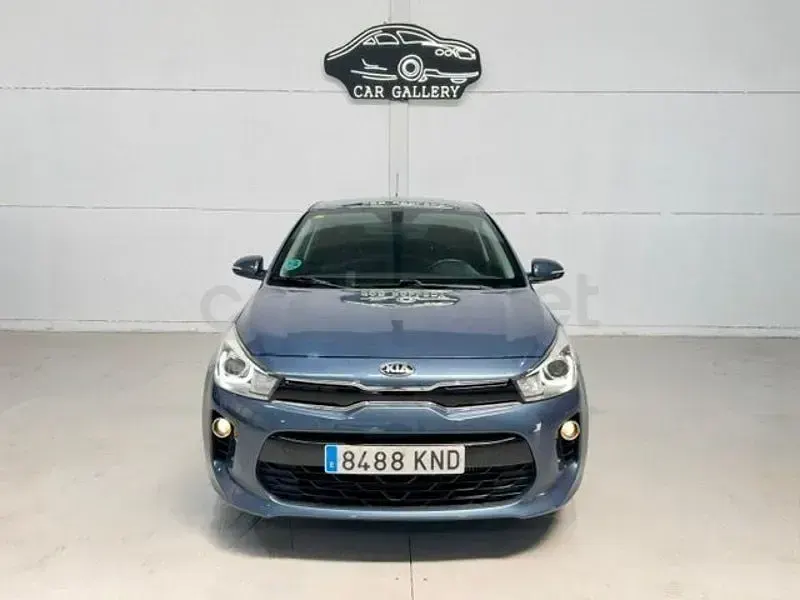 Usado Kia Rio 100 CV (73 kW) 2018 Azul Berlina