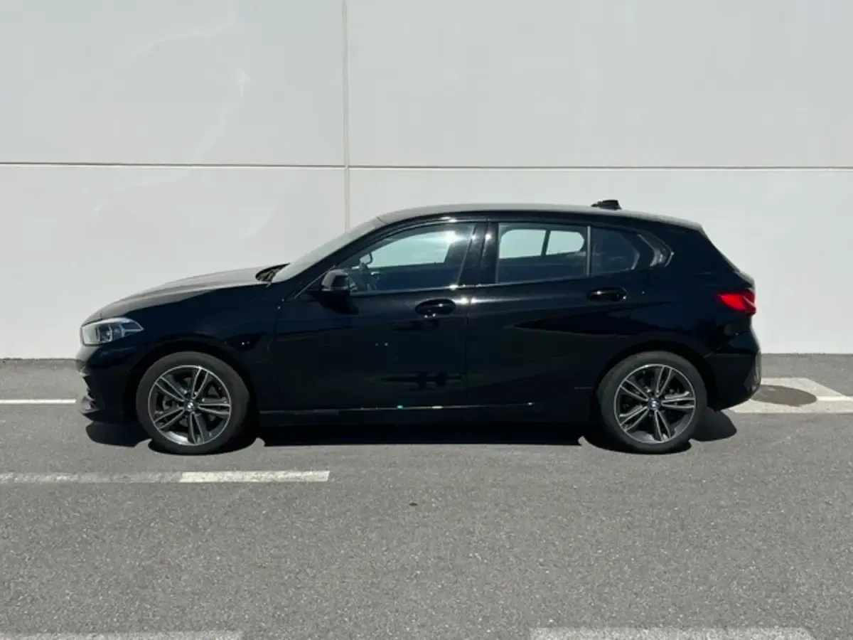 Usado BMW 118 Executive 150 CV (110 kW) 2022 Negro Utilitario