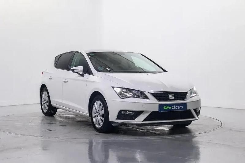 Usado Seat Leon Reference 115 HP (84 kW) 2020 Branco Sedan