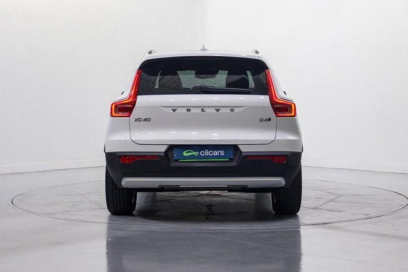 Usado Volvo XC40 Momentum 190 CV (139 kW) 2018 Blanco SUV