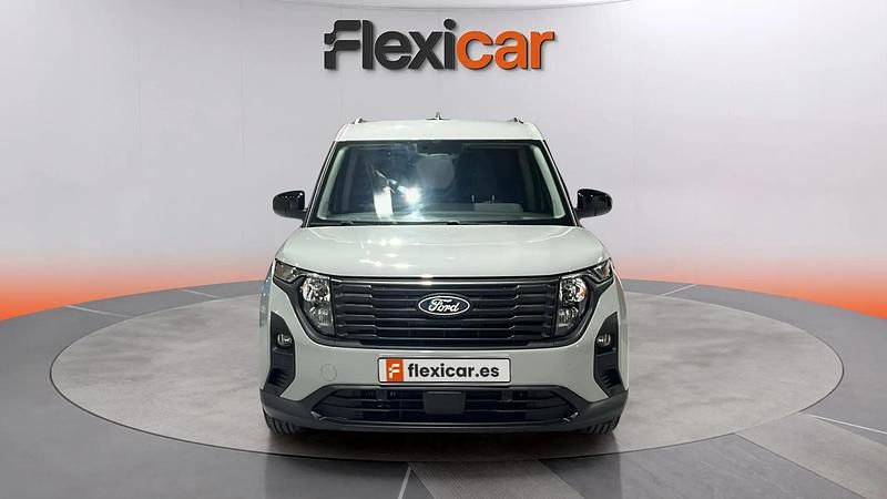 Usado Ford Tourneo Courier Titanium 125 CV (91 kW) 2025 Gris Monovolumen
