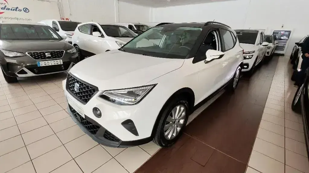 Usado Seat Arona Style 115 CV (84 kW) 2025 Blanco SUV