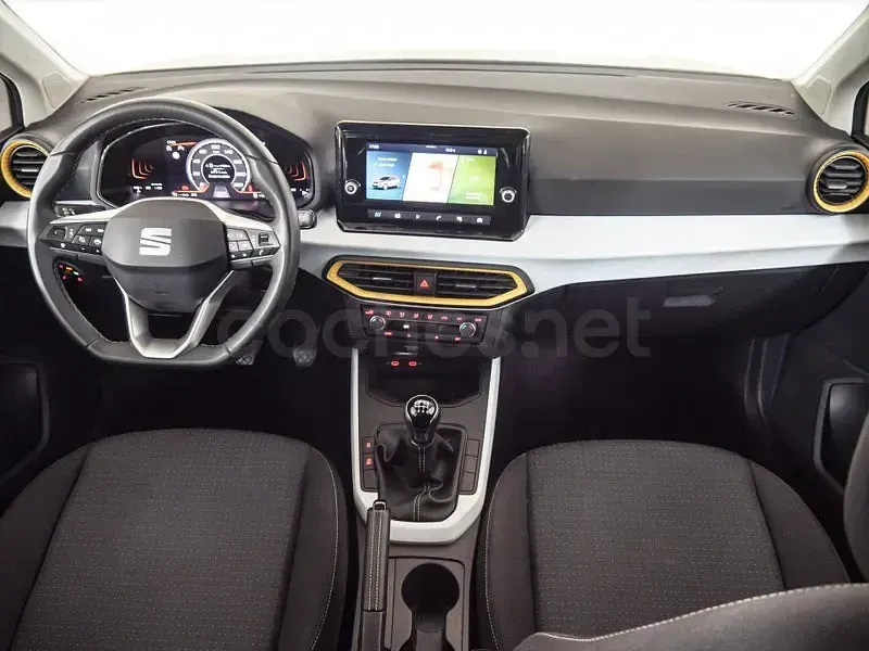 Usado Seat Arona Style 115 CV (84 kW) 2025 Blanco SUV
