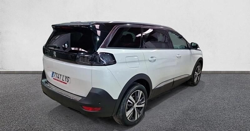 Usado Peugeot 5008 Allure 130 CV (95 kW) 2022 SUV