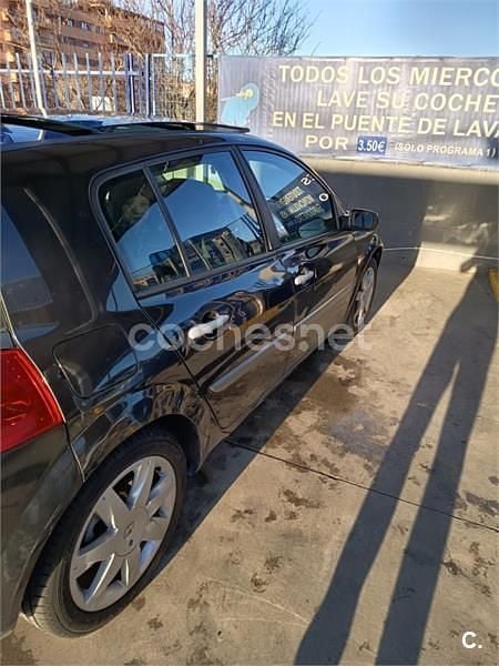 Usado Renault Mégane II Dynamique 110 CV (80 kW) 2007 Negro Berlina