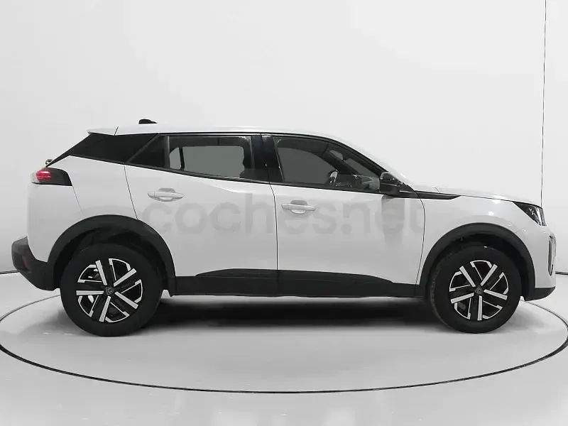 Usado Peugeot 2008 Active 100 CV (73 kW) 2023 Blanco SUV