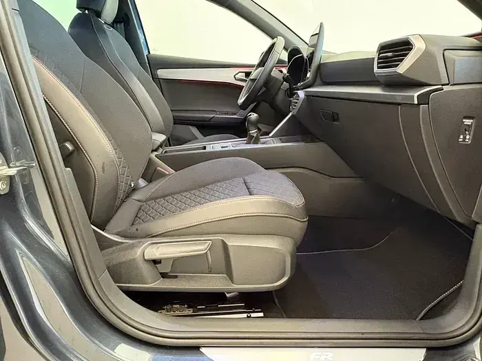 Nuevo Seat Leon FR 150 CV (110 kW) 2026 Gris Familiar