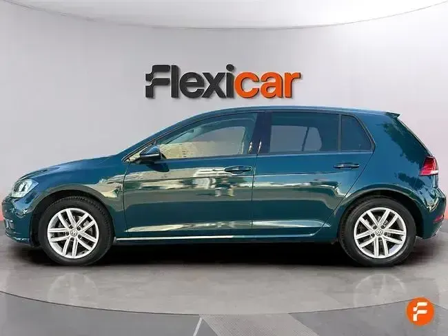 Usado VW Golf VII Advance 125 CV (91 kW) 2017 Verde Utilitario