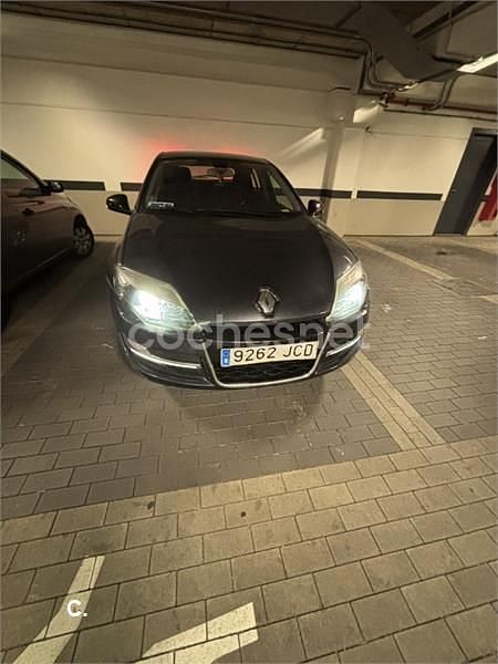 Usado Renault Laguna III LIMITED 130 CV (95 kW) 2015 Marrón Berlina