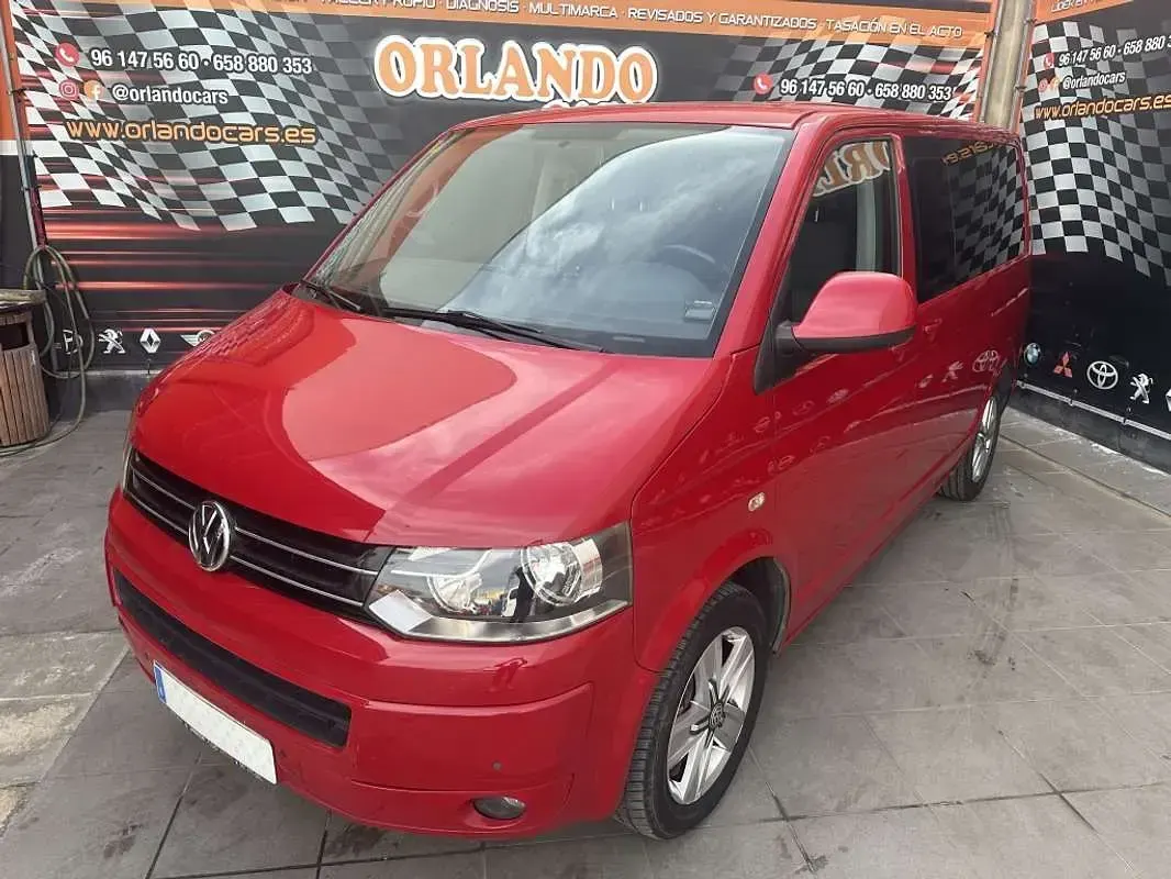 Usado VW Caravelle Comfortline 179 CV (131 kW) 2011 Rojo Van