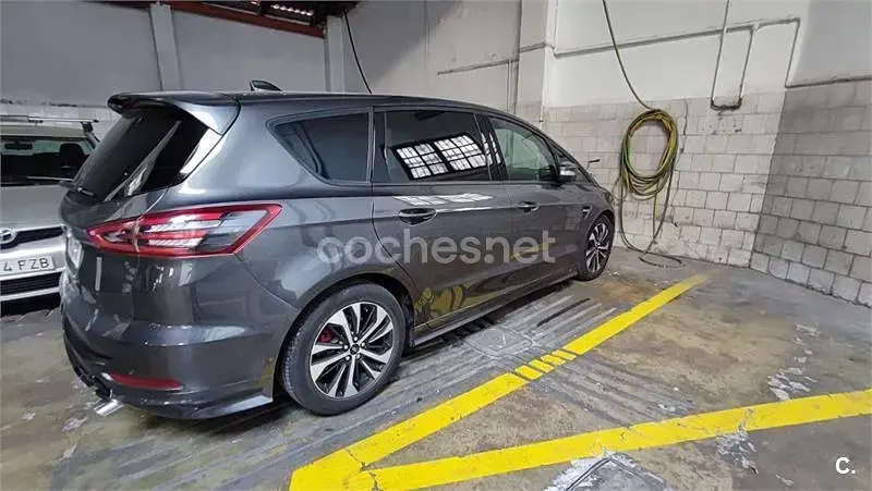 Usado Ford S-MAX ST-Line 150 CV (110 kW) 2019 Gris / plata Monovolumen