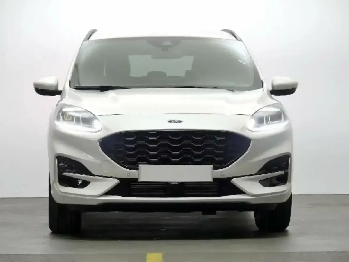 Usado Ford Kuga ST-Line 120 CV (88 kW) 2022 Blanco SUV
