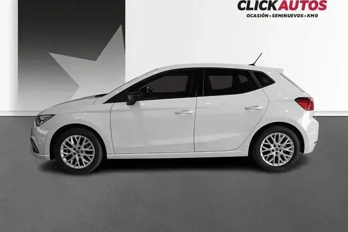 Usado Seat Ibiza FR 116 CV (85 kW) 2025 Blanco Utilitario