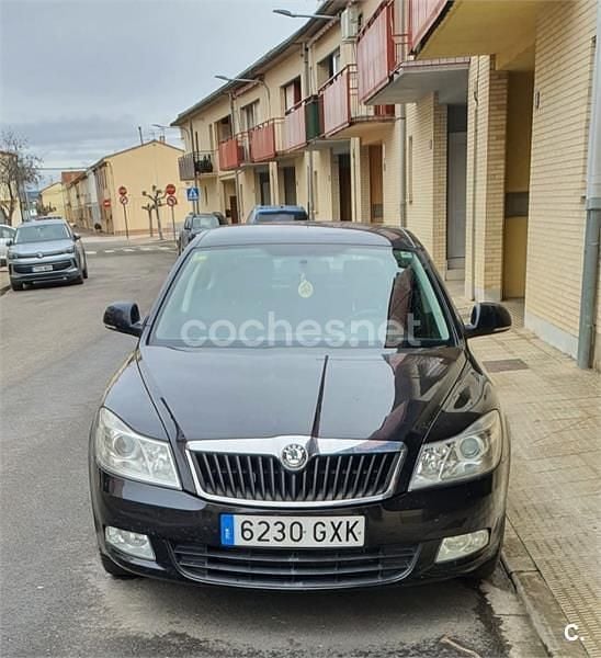 Usado Skoda Octavia 105 CV (77 kW) 2010 Negro Familiar