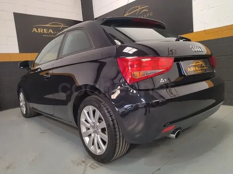 Usado Audi A1 Ambition 105 CV (77 kW) 2010 Negro Utilitario