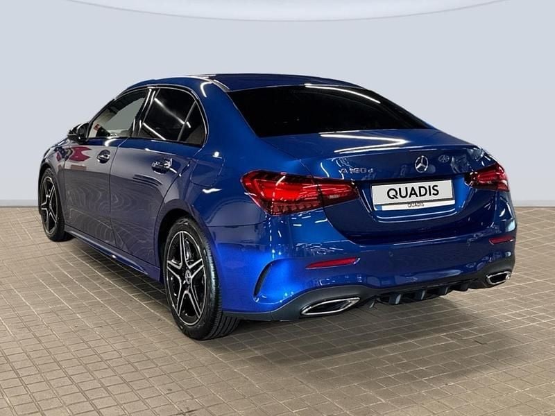 Usado Mercedes A180 AMG line 116 CV (85 kW) 2025 Azul Berlina