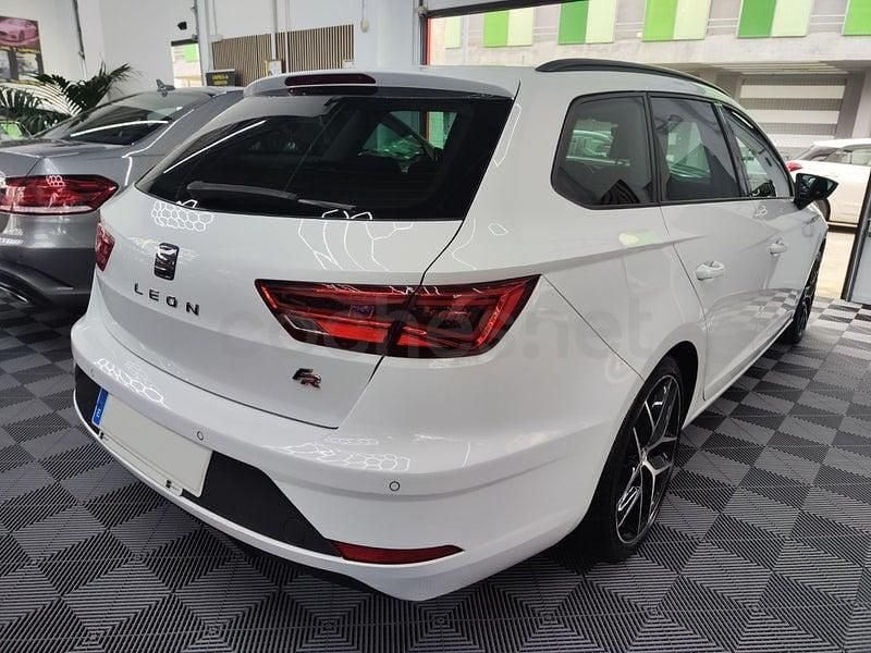Usado Seat Leon FR 180 CV (132 kW) 2018 Blanco Familiar