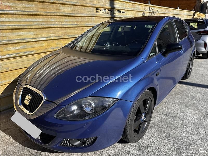 Usado Seat Leon Sport 140 CV (102 kW) 2007 Azul Utilitario