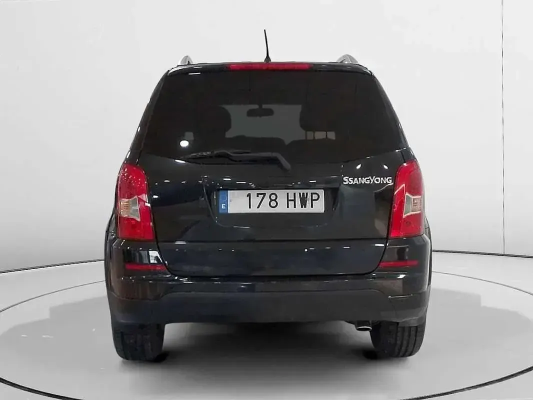 Usado SsangYong Rexton Premium Plus 155 CV (114 kW) 2014 Blanco SUV