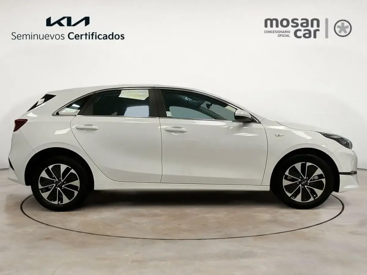 Usado Kia Ceed 100 CV (73 kW) 2024 Blanco Utilitario