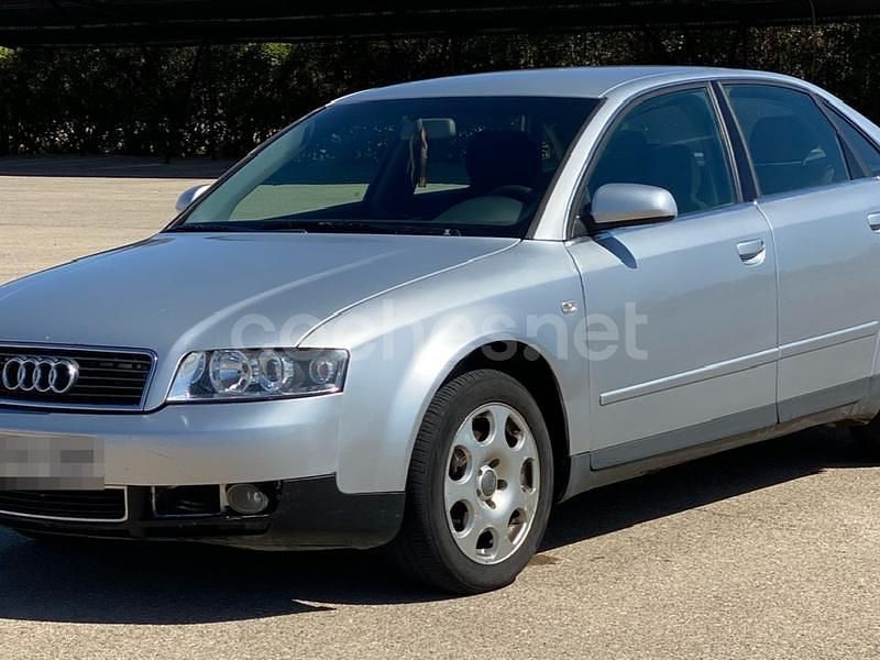 Gris / plata Usado 2004 Audi A4 Berlina | 1000 € - Imagen 1/4