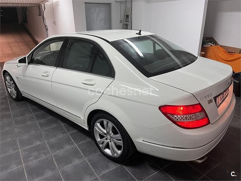 Usado Mercedes C220 Avantgarde 170 CV (125 kW) 2009 Blanco Berlina