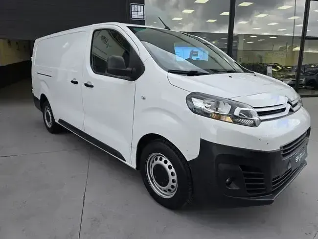 Usado Citroën Jumpy Comfort 120 CV (88 kW) 2021 Blanco Monovolumen