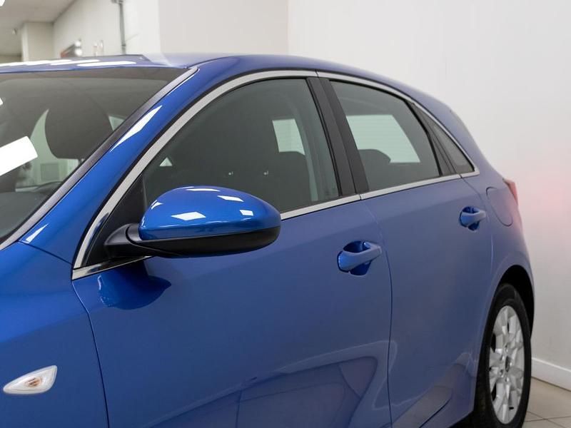 Azul Usado 2024 Kia Ceed Utilitario | 18.600 € (Precio justo) - Imagen 1/1