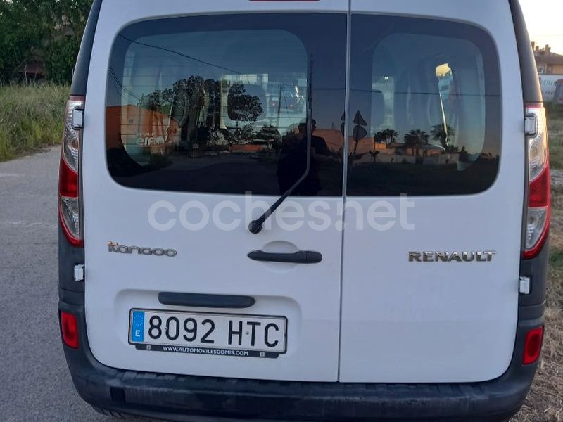 Usado Renault Kangoo Expression 90 CV (66 kW) 2013 Blanco Monovolumen