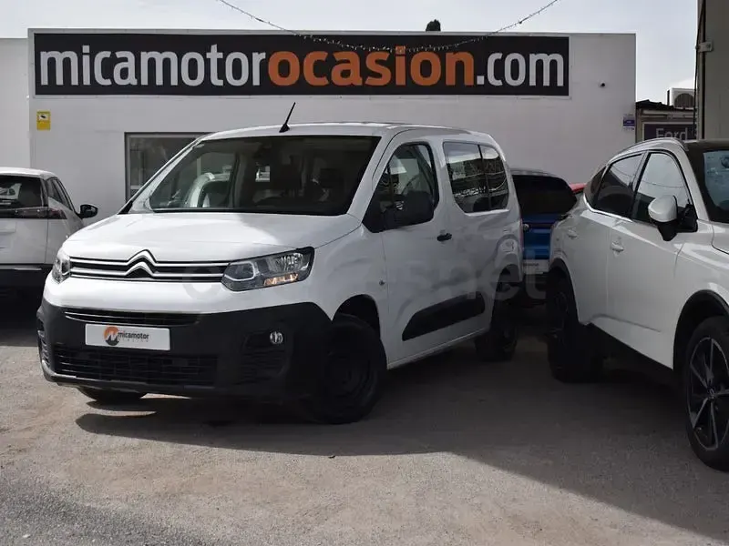 Usado Citroën Berlingo Feel 102 CV (75 kW) 2020 Blanco Monovolumen