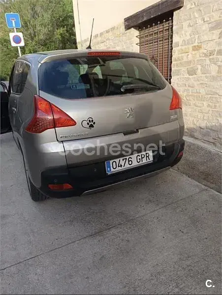 Usado Peugeot 3008 Sport 110 CV (80 kW) 2009 Beige Familiar