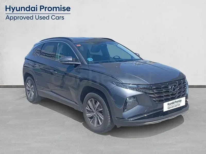 Usado Hyundai Tucson 115 CV (84 kW) 2021 Gris / plata SUV