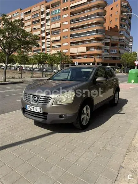 Usado Nissan Qashqai Acenta 106 CV (77 kW) 2008 Gris / plata SUV