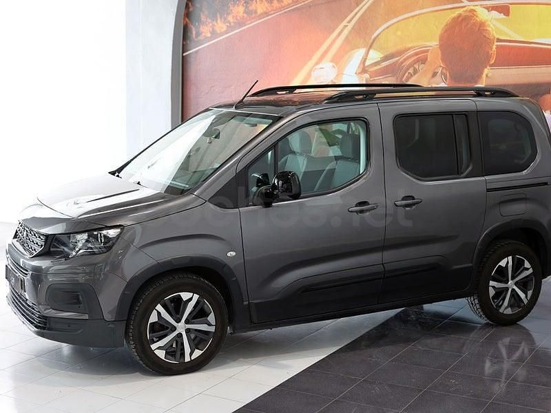 Usado Peugeot Rifter GT-line 130 CV (95 kW) 2020 Gris / plata Monovolumen