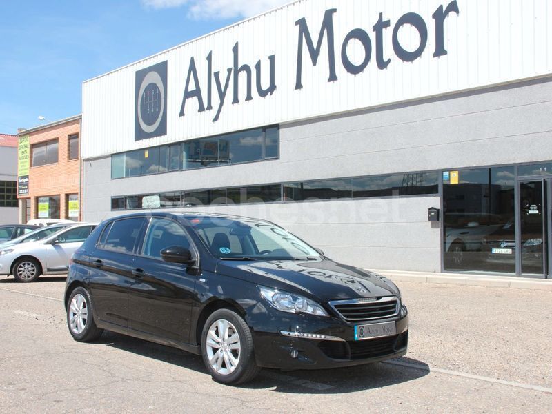 Negro Usado 2018 Peugeot 308 Style Berlina | 8990 € (Un poco caro) - Imagen 1/4