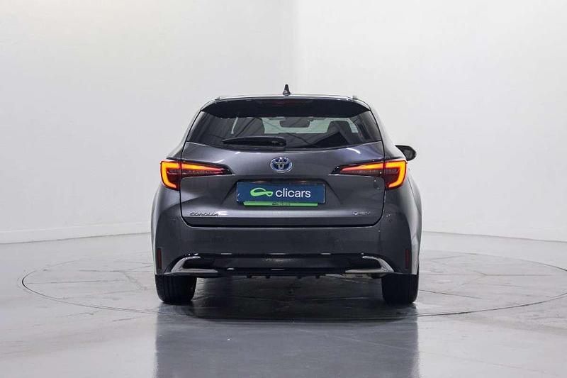Usado Toyota Corolla Style 98 CV (72 kW) 2024 Gris Familiar